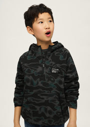Boy wearing Mayoral Nukutavake camo half-zip hoodie – on model front view showing Altitud Cero badge and half-zip