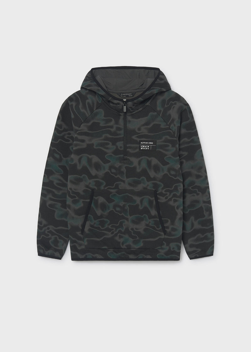 Mayoral Nukutavake camo half-zip hoodie – half-zip and Altitud Cero badge detail close-up showing Nukutavake label