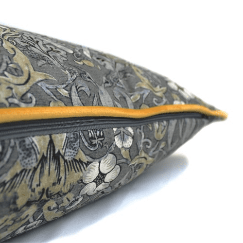 3pt1055A Vivaldi Filled Cushion