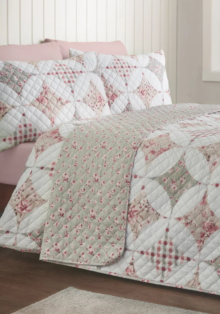 Catherine Lansfield Pinsonic Patchwork Bedspread | Green| 220x230cm