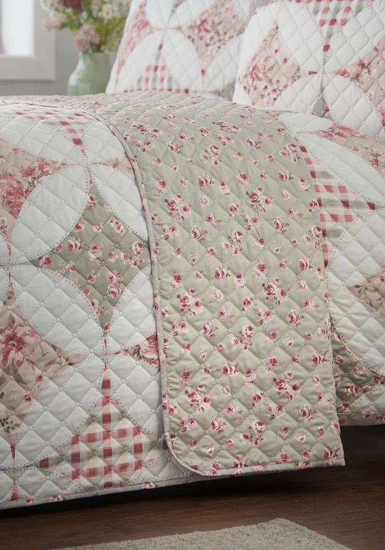 Catherine Lansfield Pinsonic Patchwork Bedspread | Green| 220x230cm