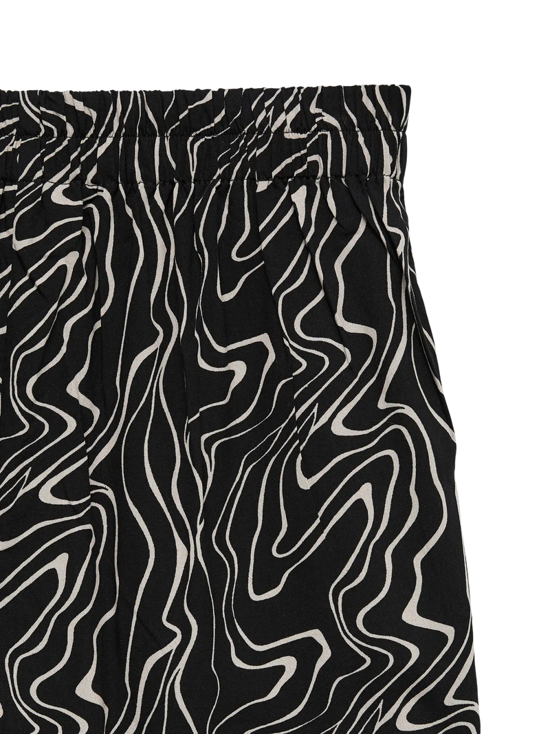 Vero Moda Easy Joy HW Culotte Pants | Black Print