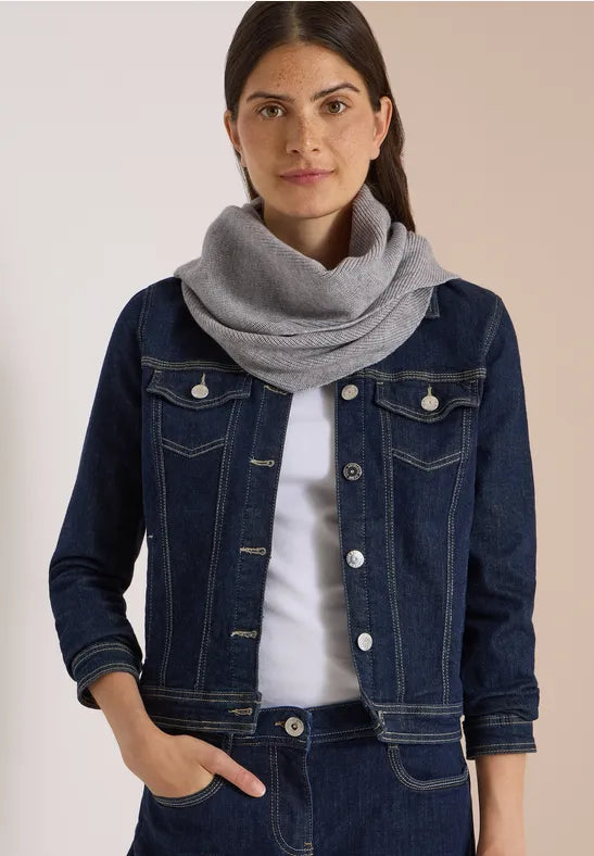 CECIL Small Knitted Triangle Scarf | Moonlight  573196