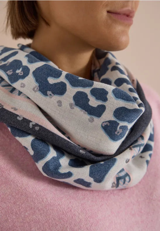 Cecil Leo Print Triangle Scarf  | Dark Navy 573198