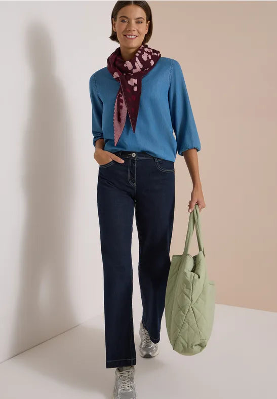 Cecil Graphic Pattern Knit Triangle Scarf | Berry 573279