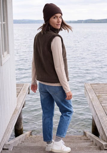 Cecil Velour Vest | Truffle 220350
