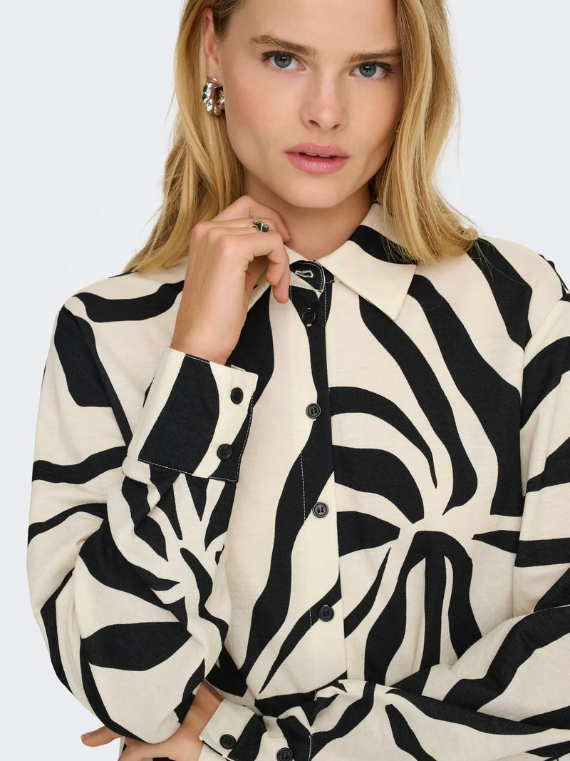 ONLY Sakura LS Reg Shirt | Black Flowers