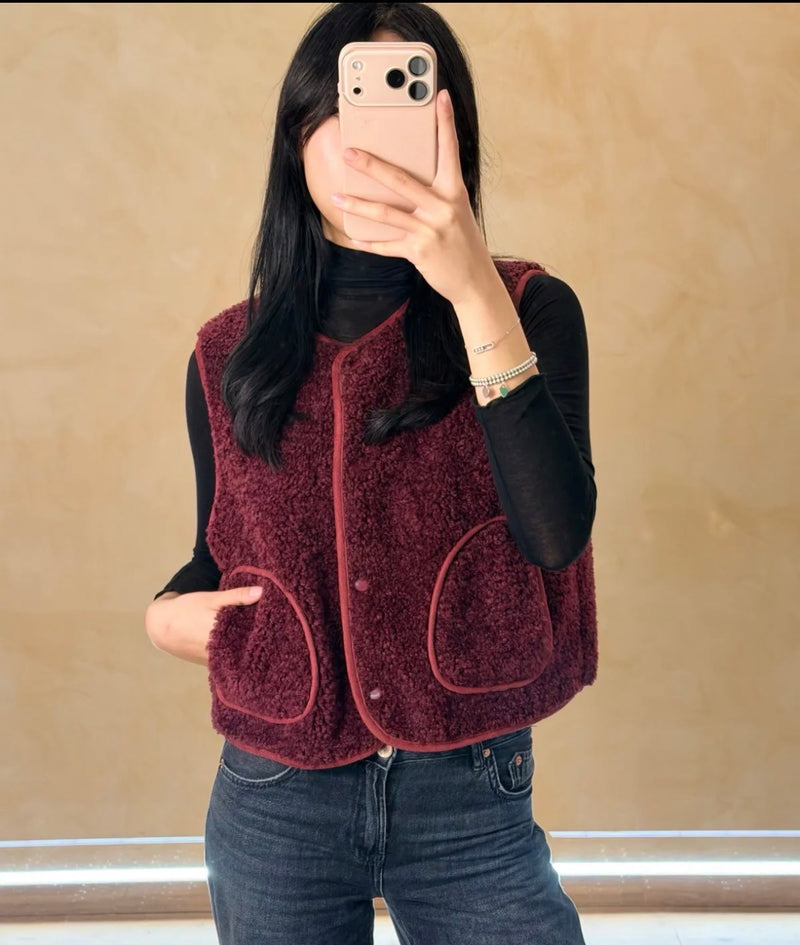 Joyna Zoe Teddy Vest | Wine 52061