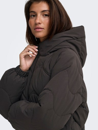 JDY Power Short Hooded Puffer Jacket | Chocolate 15376541