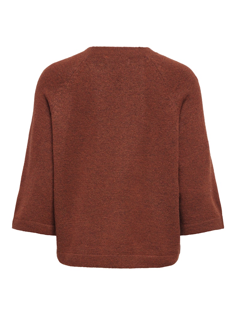 ONLY Batwing Knit Pullover Rust – model close-up neckline