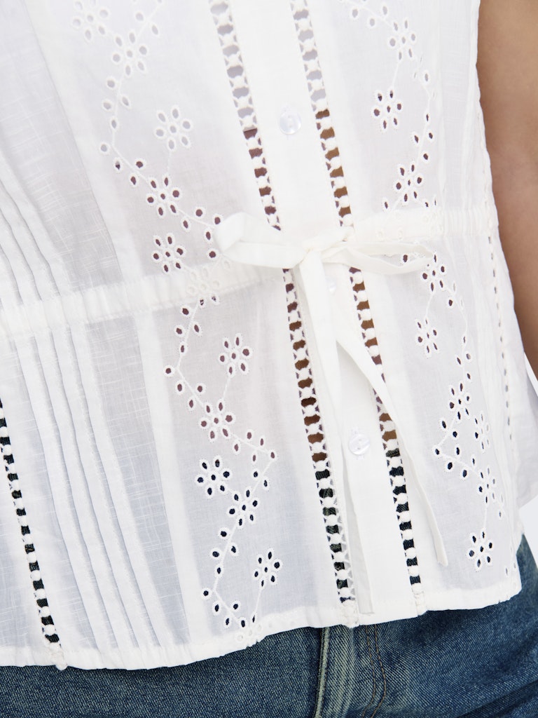 ONLY Siffi Sl Embrodery Top | Cloud Dancer