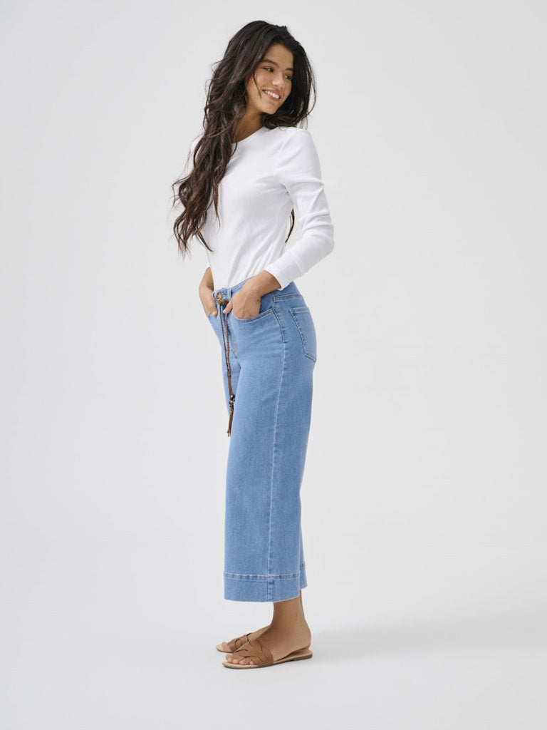 ONLY Madison High Waist Belt Cropped Jeans | Med Blue