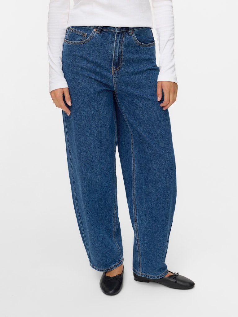 Vero Moda Billie HR Barrel Ank Jeans | Med Blue