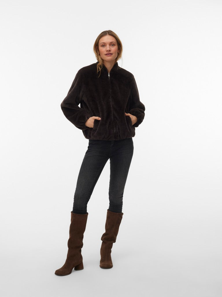 Vero Moda Sonjaliga Short Jacket | Chocolate