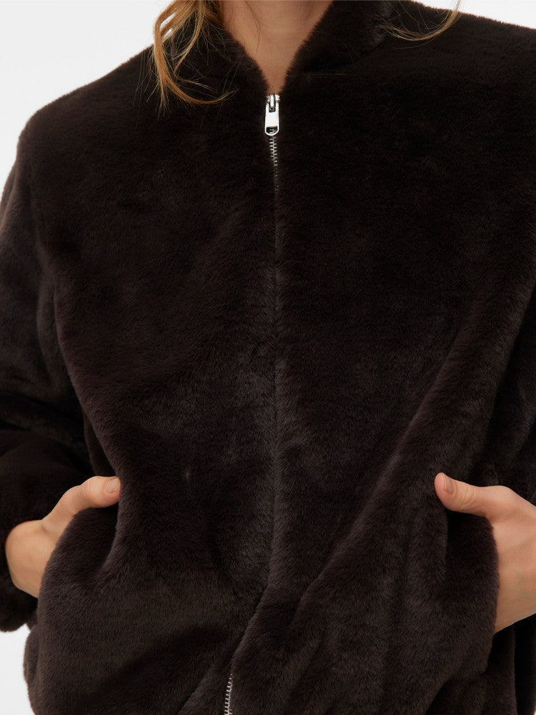 Vero Moda Sonjaliga Short Jacket | Chocolate