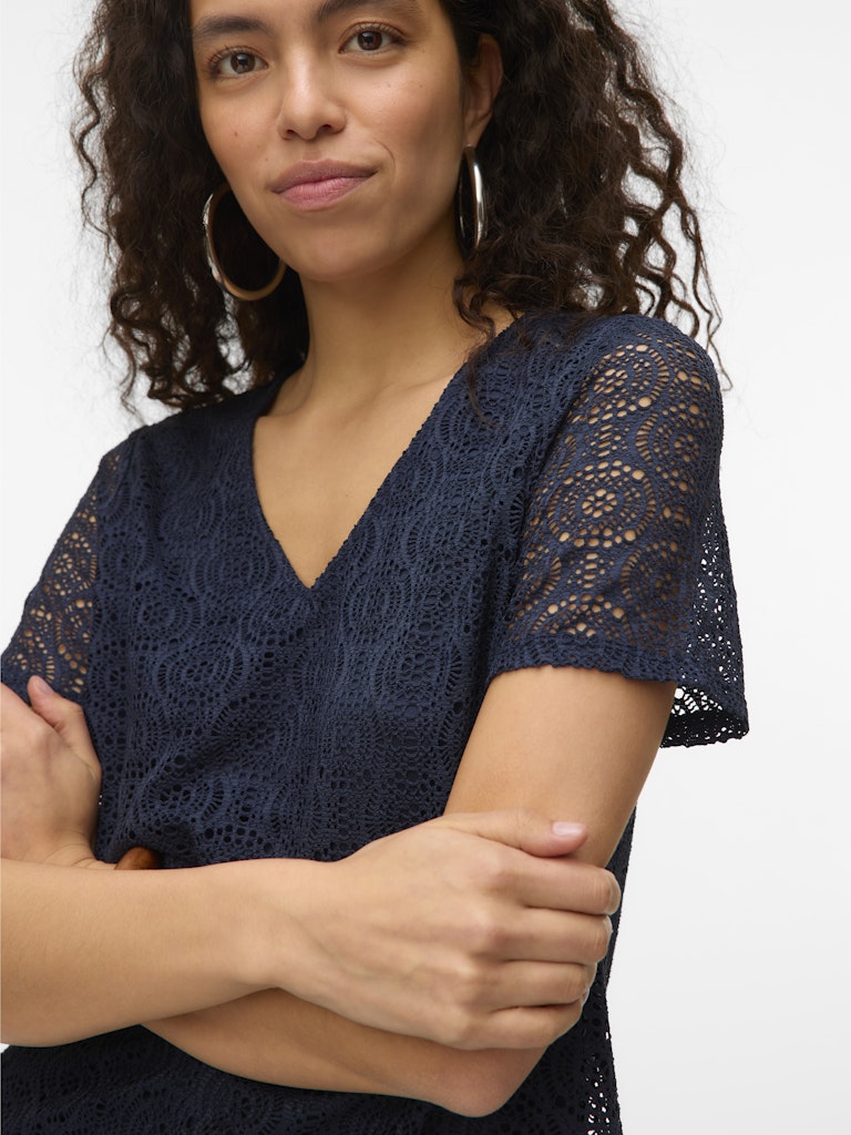 Vero Moda Maya SS V Neck Top| Navy