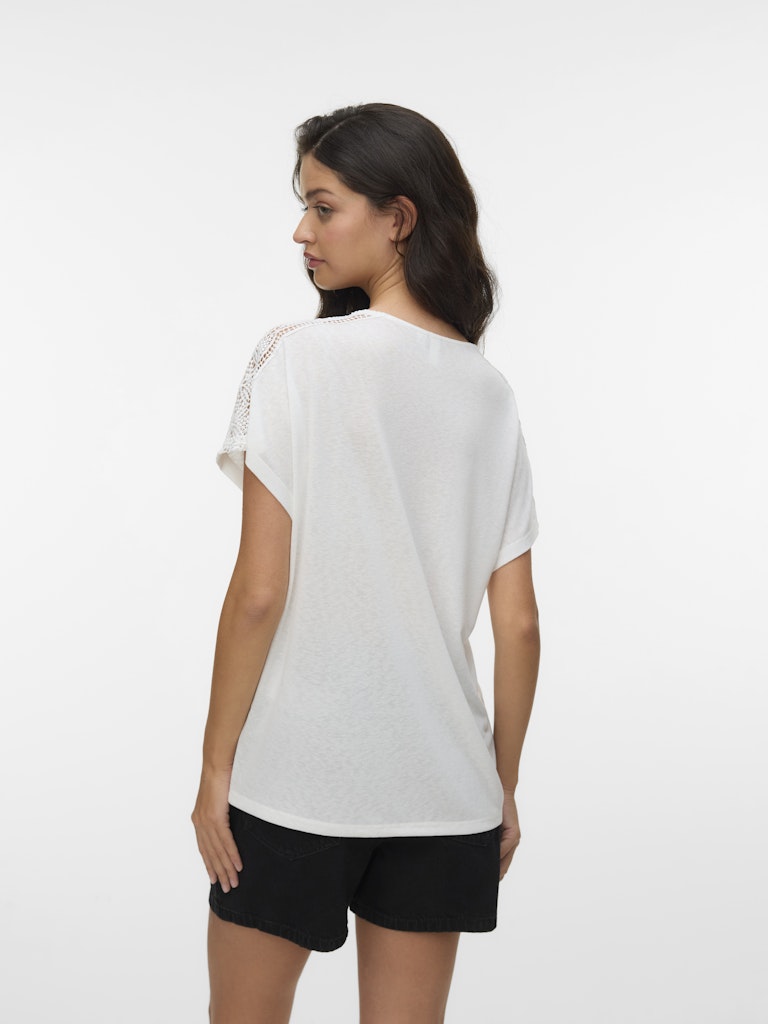 Vero Moda  Kelia S/S V-Neck Top | Snow White