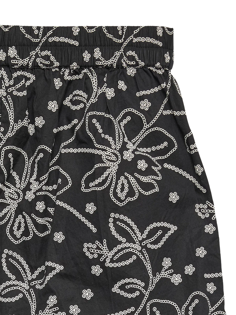 Vero Moda Sashi HW Shorts | Floral Print
