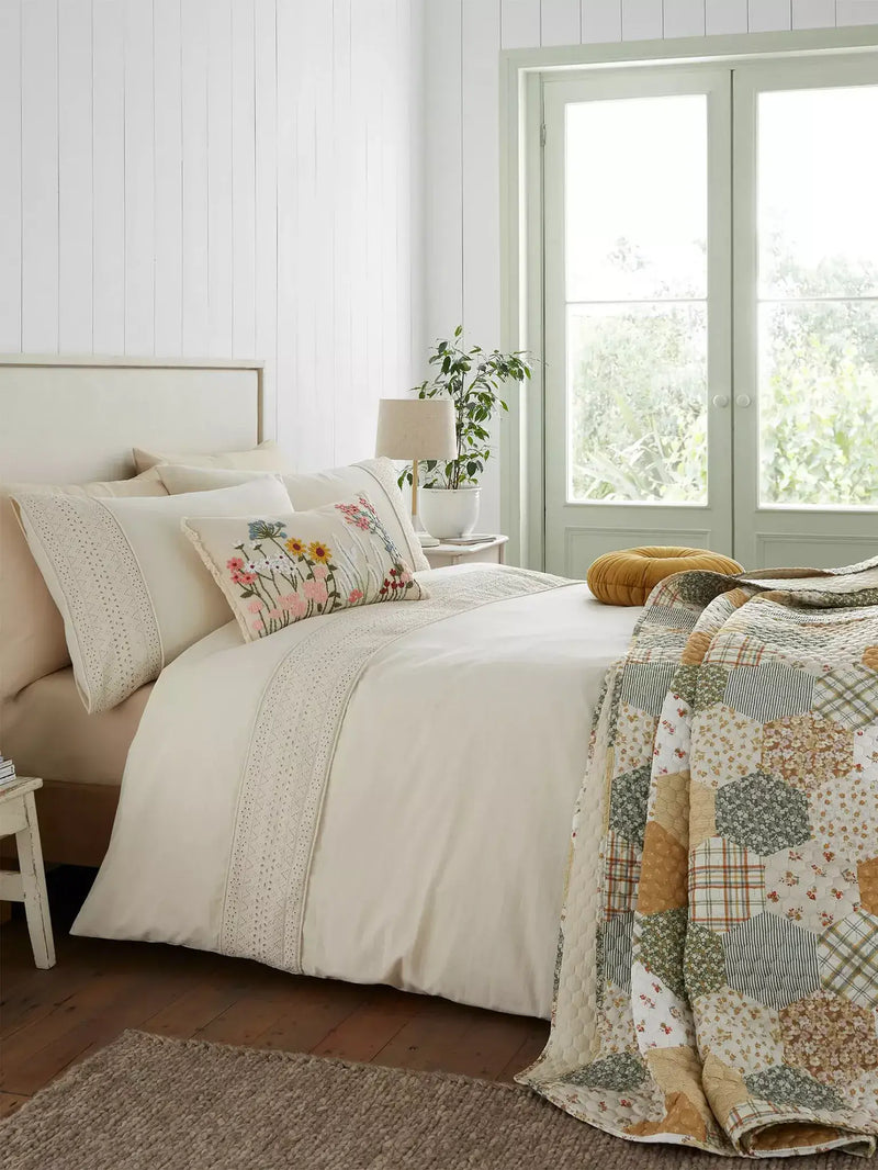 Bianca Broderie Anglaise Quilt Set | Cream