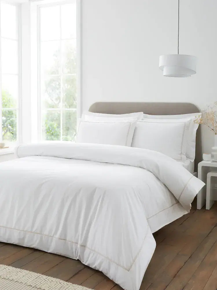 Bianca Contrast Trim Quilt Set | White Sand