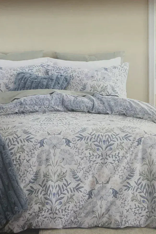 Bianca Hedgerow Hopper Quilt Set| Blue