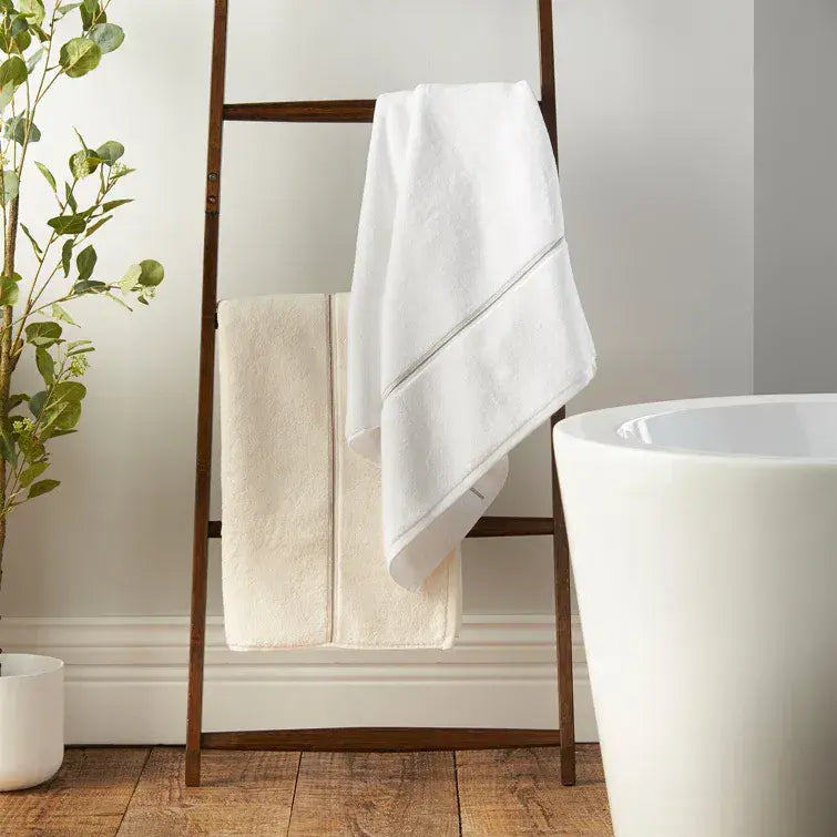 Bianca Zero Twist Satin Stitch Towel |Cream