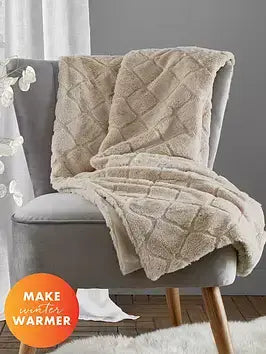 Catherine Lansfield Cosy Diamond Throw | Natural