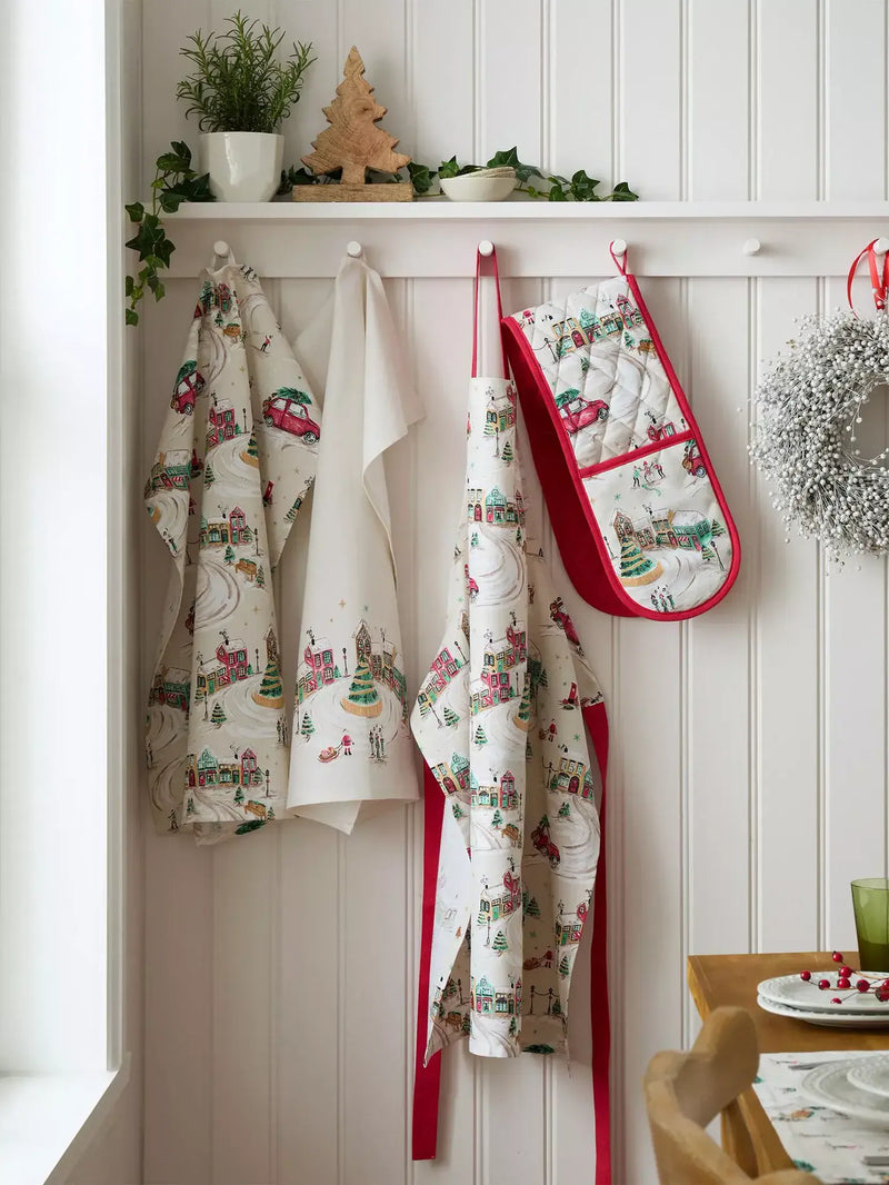 Catherine Lansfield  Christmas Town Oven Glove | Natural
