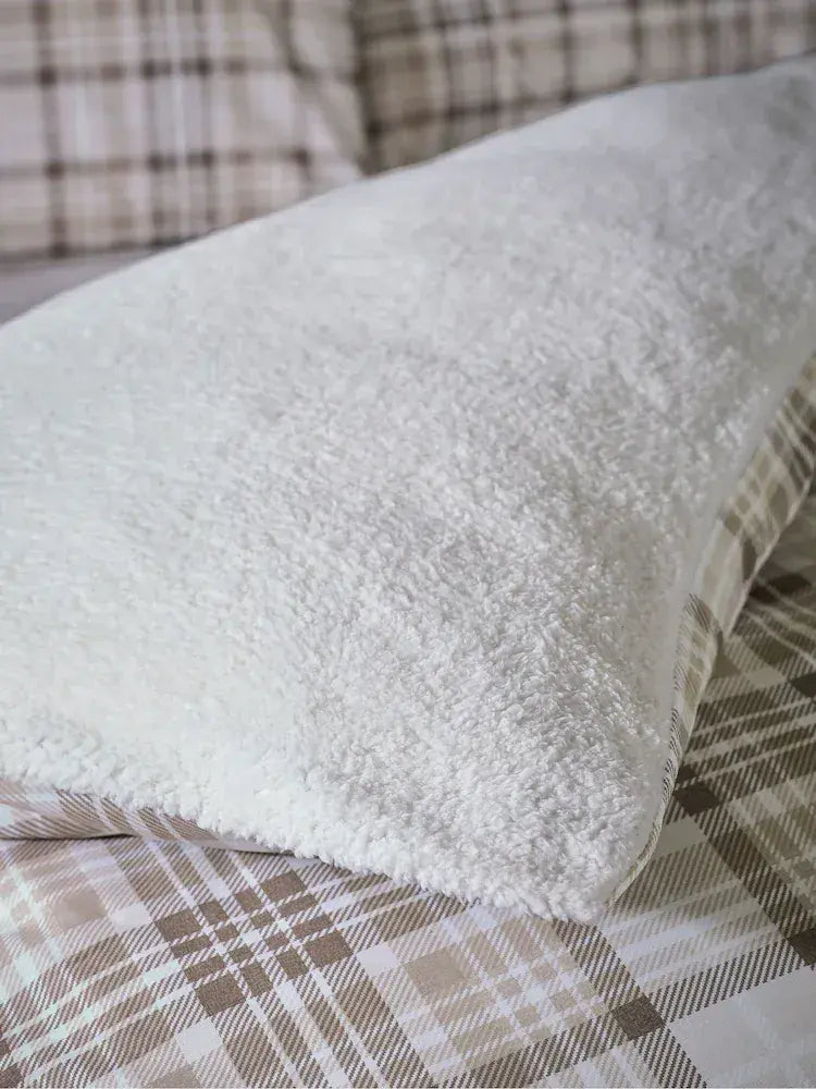 Catherine Lansfield Cosy Sherpa Check Quilt Set | Natural