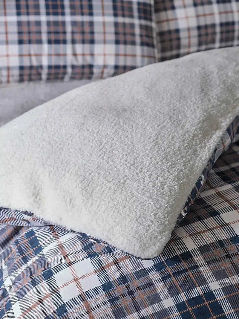 Catherine Lansfield Cosy Sherpa Check Quilt Set | Navy Check