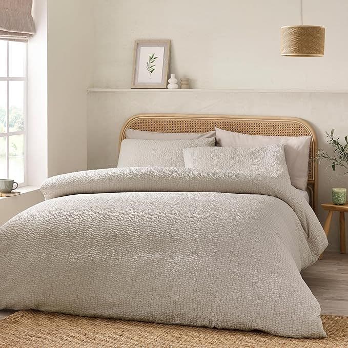 Catherine Lansfield Crinkle Seersucker Quilt Set| Natural