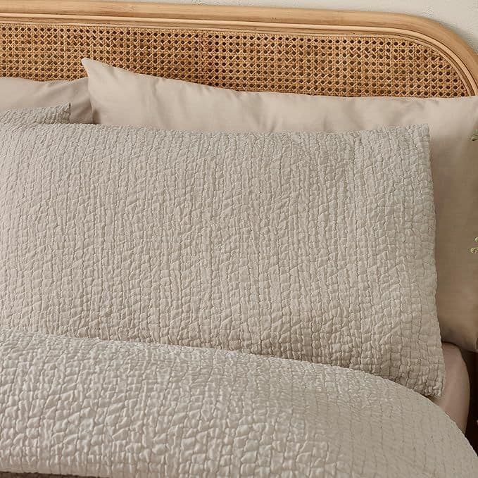 Catherine Lansfield Crinkle Seersucker Quilt Set| Natural