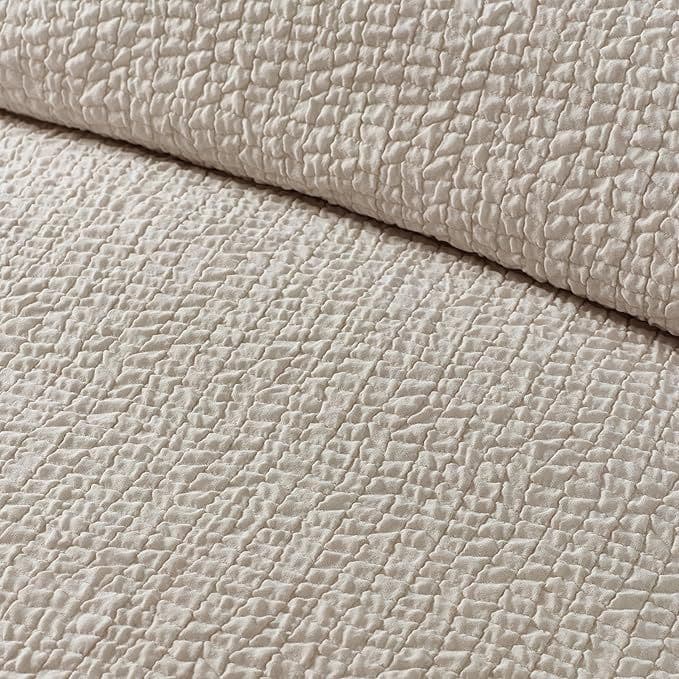 Catherine Lansfield Crinkle Seersucker Quilt Set| Natural