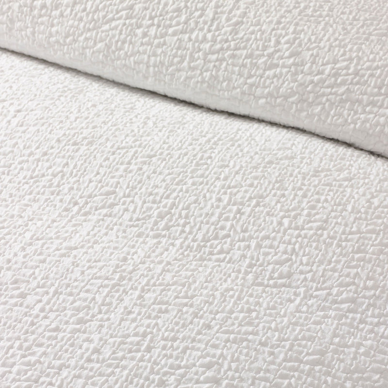 Catherine Lansfield Crinkle Seersucker Quilt Set| White