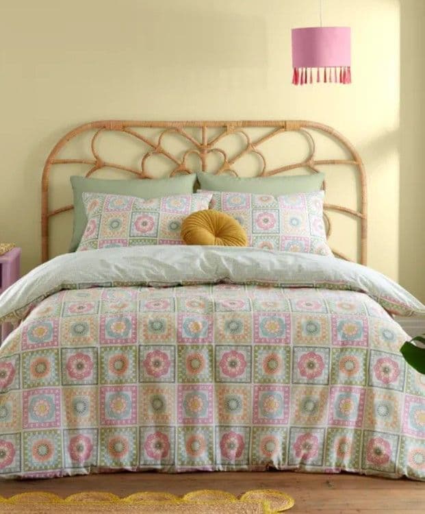 Catherine Lansfield Crochet Print Quilt Set  | Green