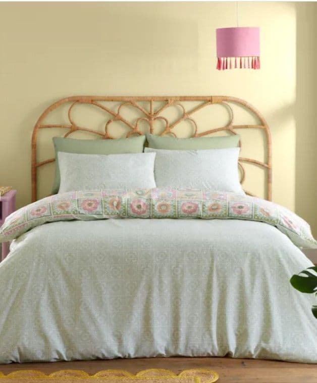 Catherine Lansfield Crochet Print Quilt Set  | Green