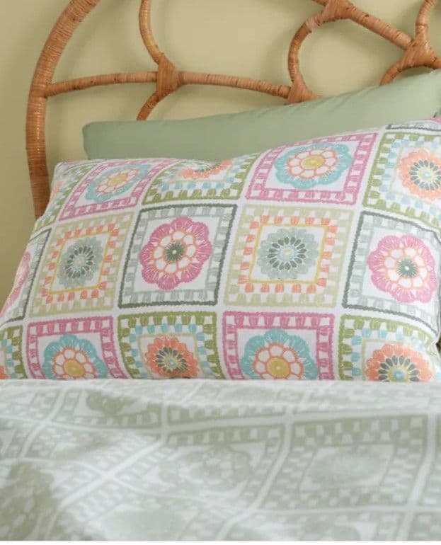 Catherine Lansfield Crochet Print Quilt Set  | Green