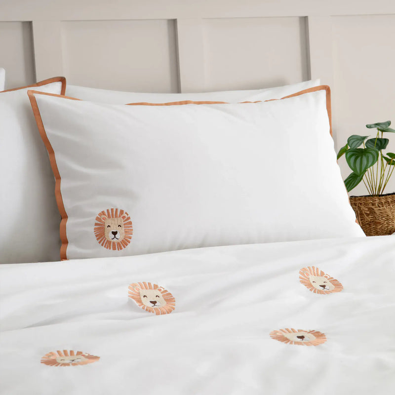 Catherine Lansfield Embroidered Lions Quilt Set | White