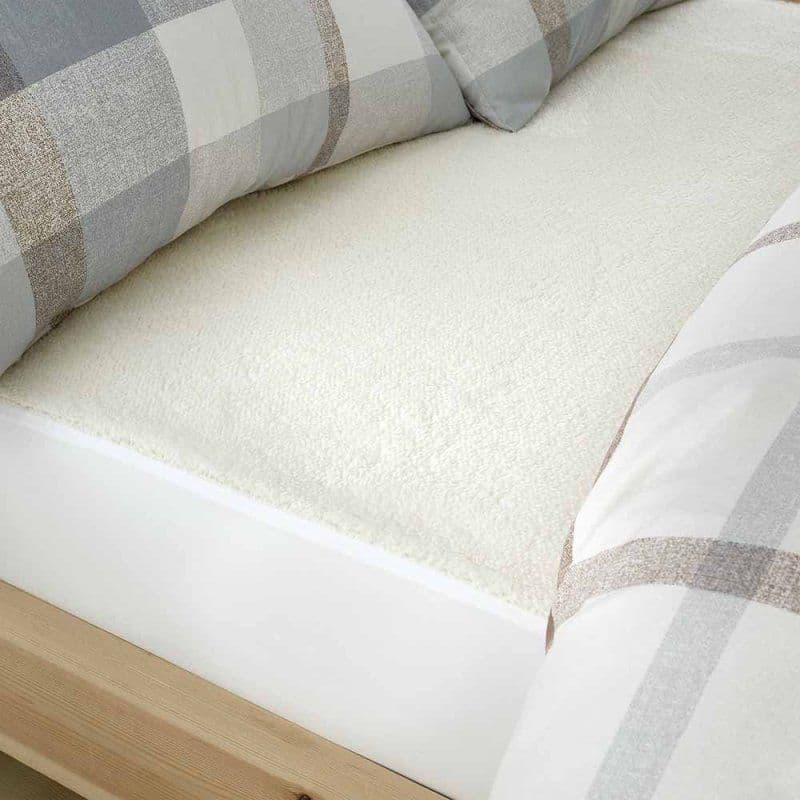 Catherine Lansfield Fleece Under Blanket | White