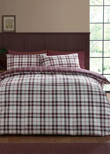 Catherine Lansfield Kelso Quit Set | Plum