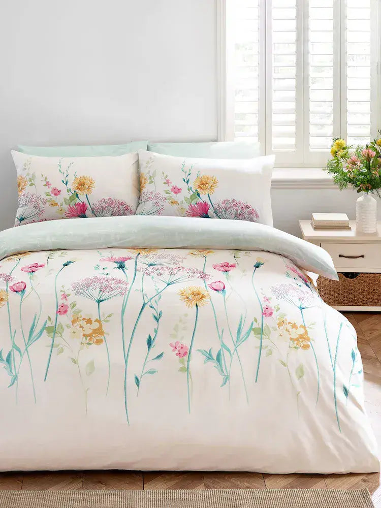 Catherine Lansfield Meadow Sweet Floral Quilt Set | Bright