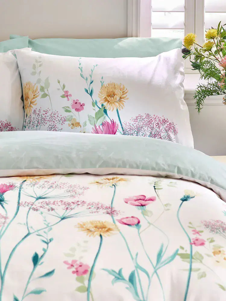 Catherine Lansfield Meadow Sweet Floral Quilt Set | Bright