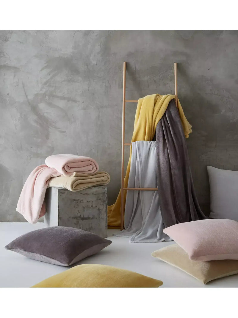 Catherine Lansfield New Raschel Throw | Blush