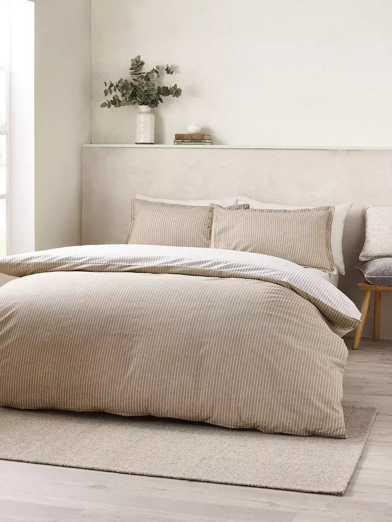 Catherine Lansfield Oxford Pinstripe Quilt Set| Natural