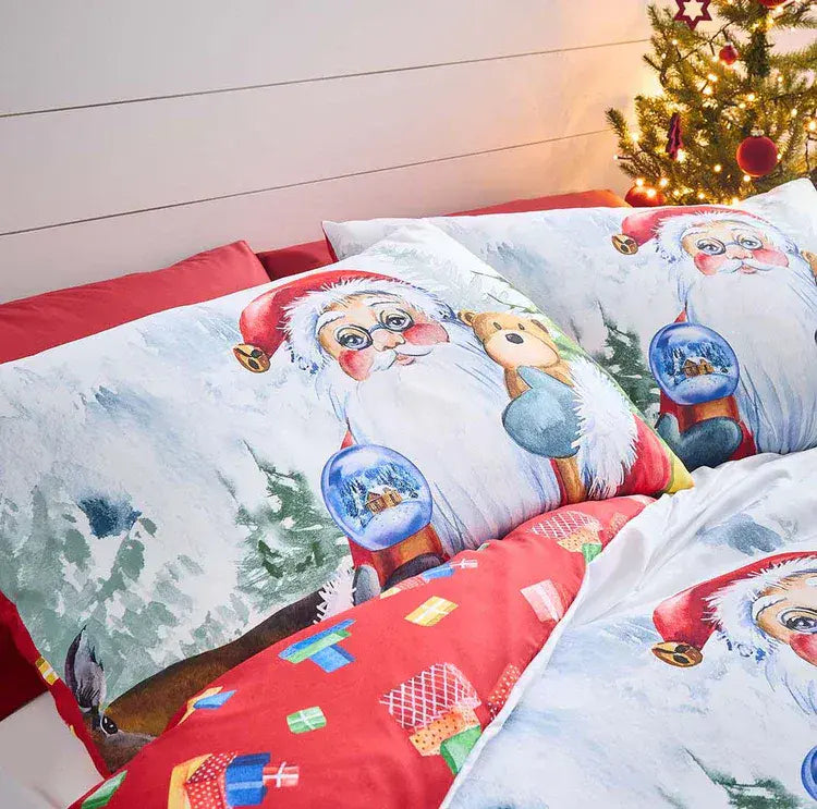 Catherine Lansfield Retro Santa Quilt Set