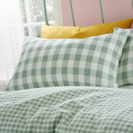 Catherine Lansfield Seersucker Gingham Check Quilt Set  | Green