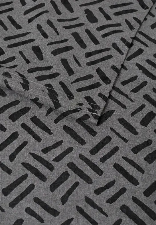 CECIL Loop Scarf | Black 572977