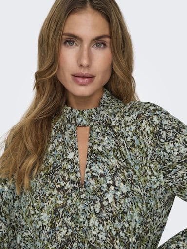 JDY Base L/S High Neck Keyhole Top| Black