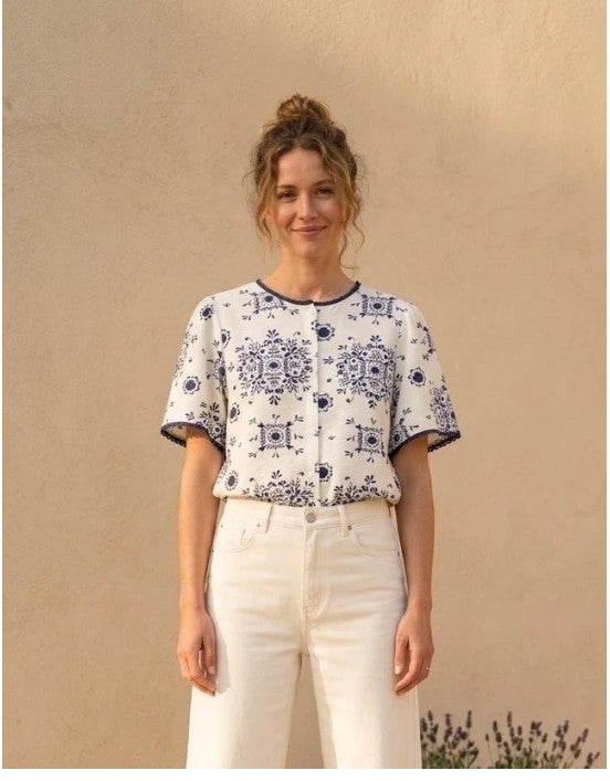 Cerise Blue Leisha Print Blouse | Navy /cloud T2401