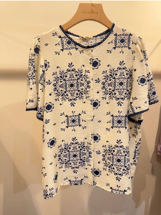 Cerise Blue Leisha Print Blouse | Navy /cloud T2401